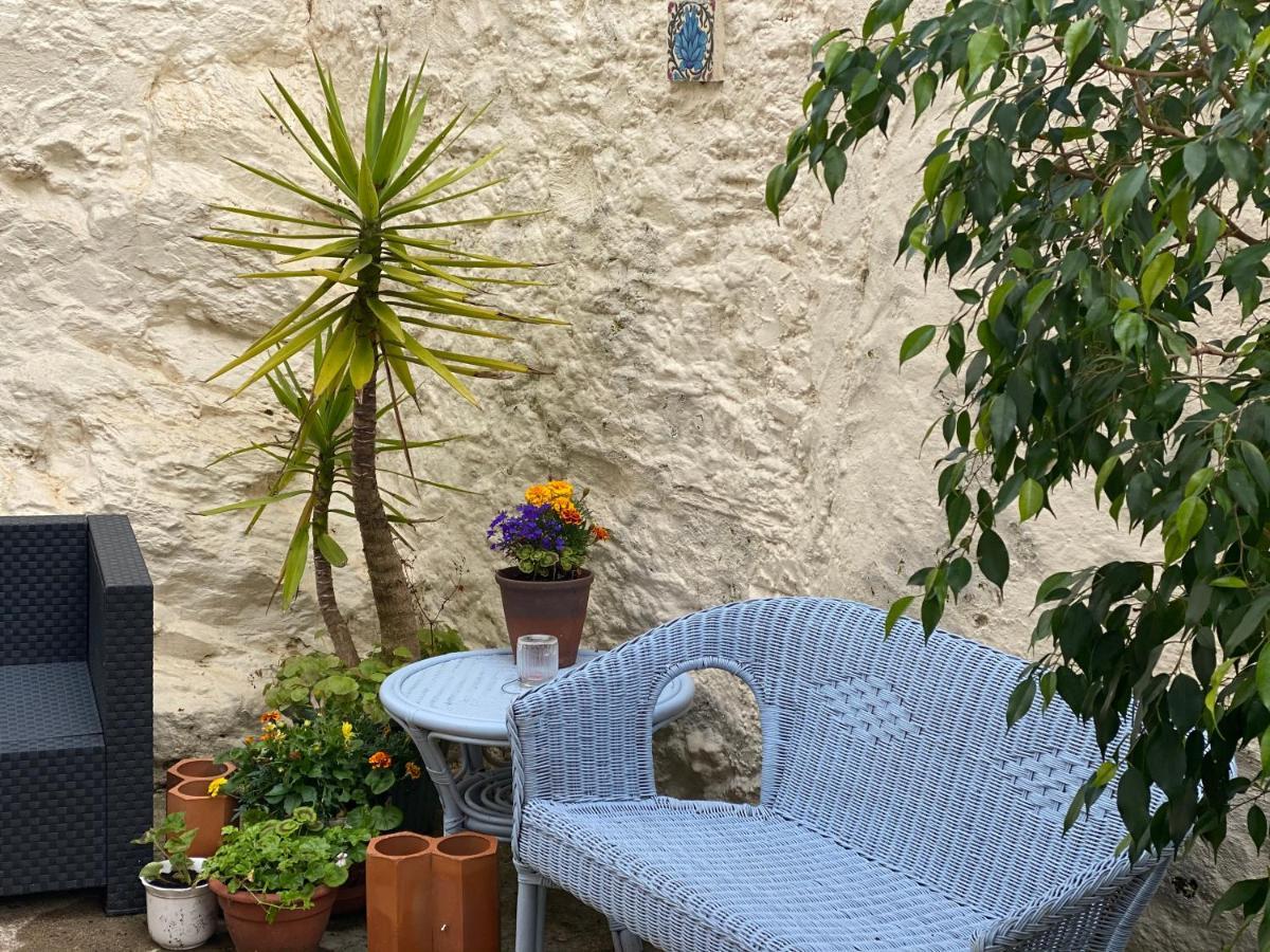 Lobster Pot Apartment With Stunning Harbour And Sea Views And Free Parking For One Car & Pet Friendly Brixham Kültér fotó